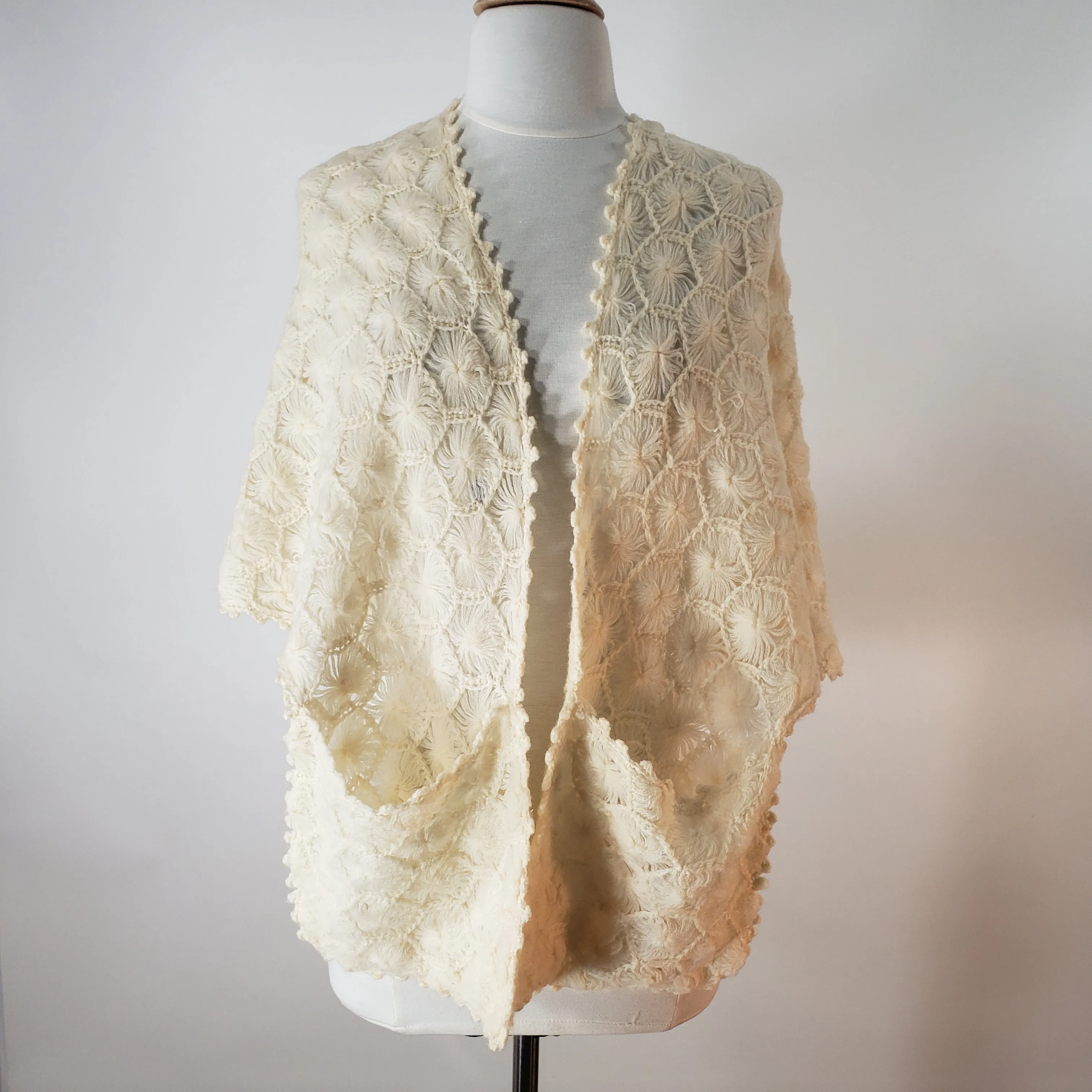 60s Cream Wool Shawl With Pockets