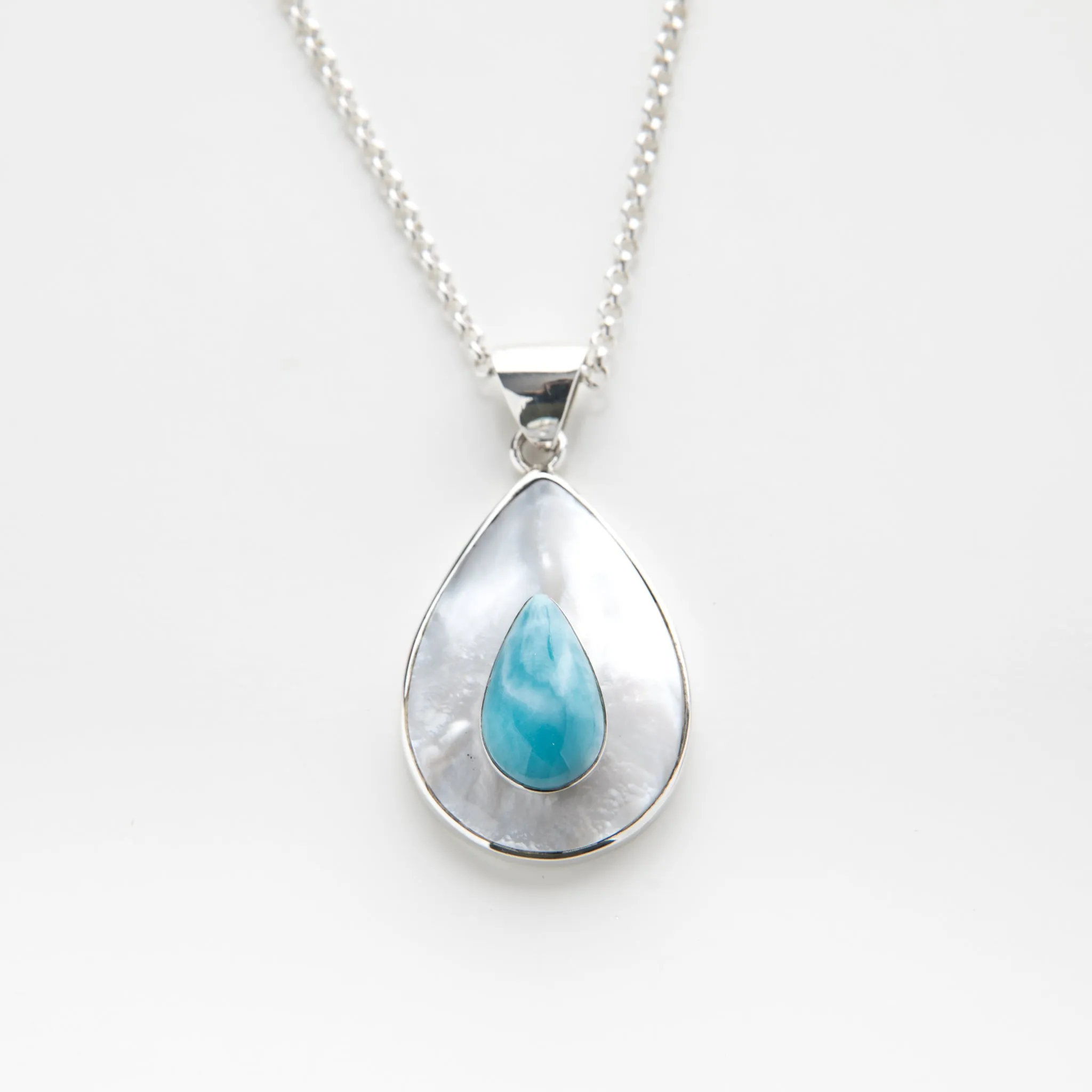 Larimar Mother Pearl Pendant Mauvi