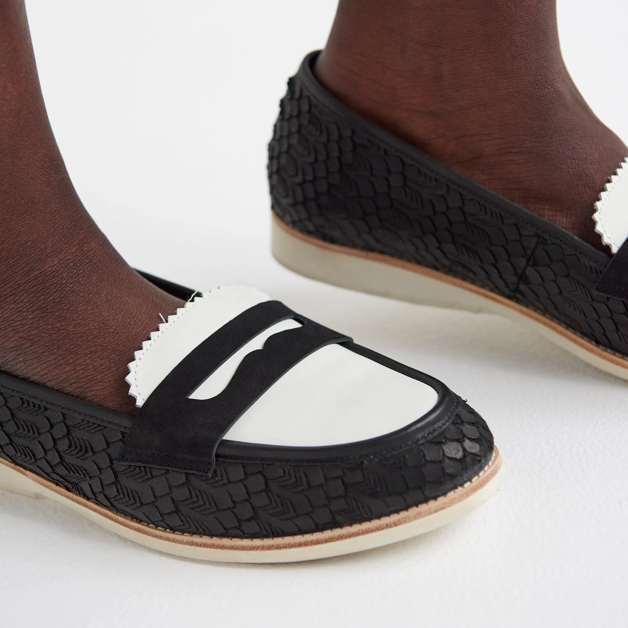 Penny Loafer Black Geo / White