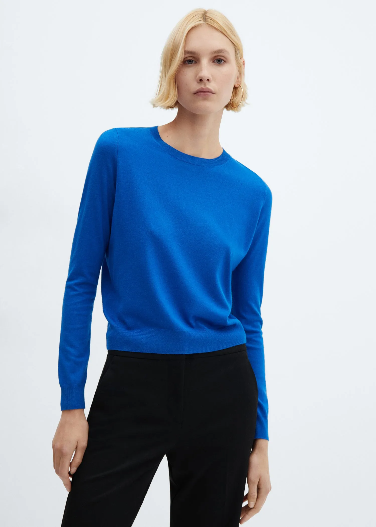 Roundneck knitted sweater